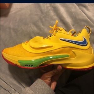 New Zoom Freak 3 Uno Yellow Size 11